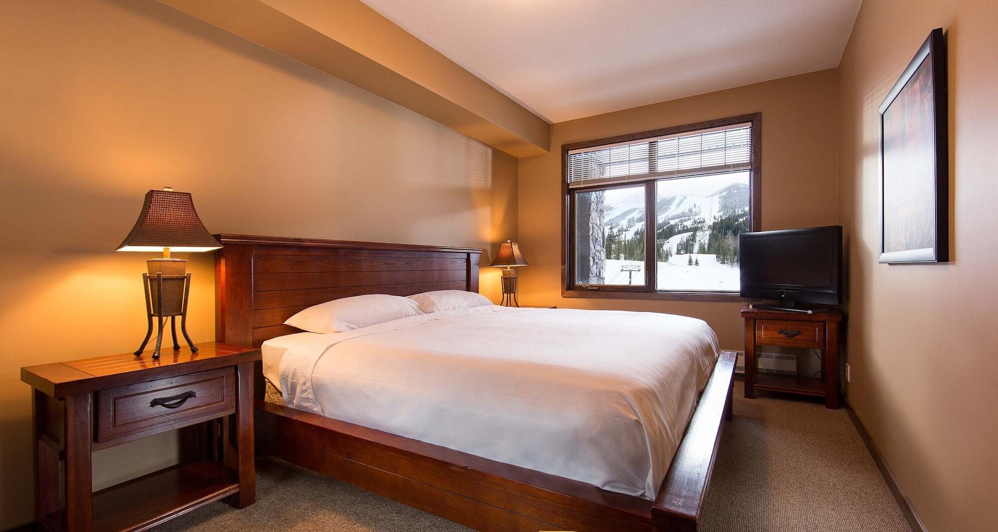 Glacier Mountaineer Lodge Golden Exteriér fotografie