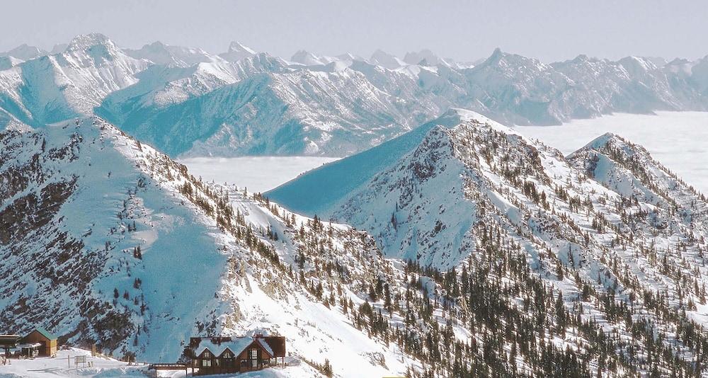 Glacier Mountaineer Lodge Golden Exteriér fotografie
