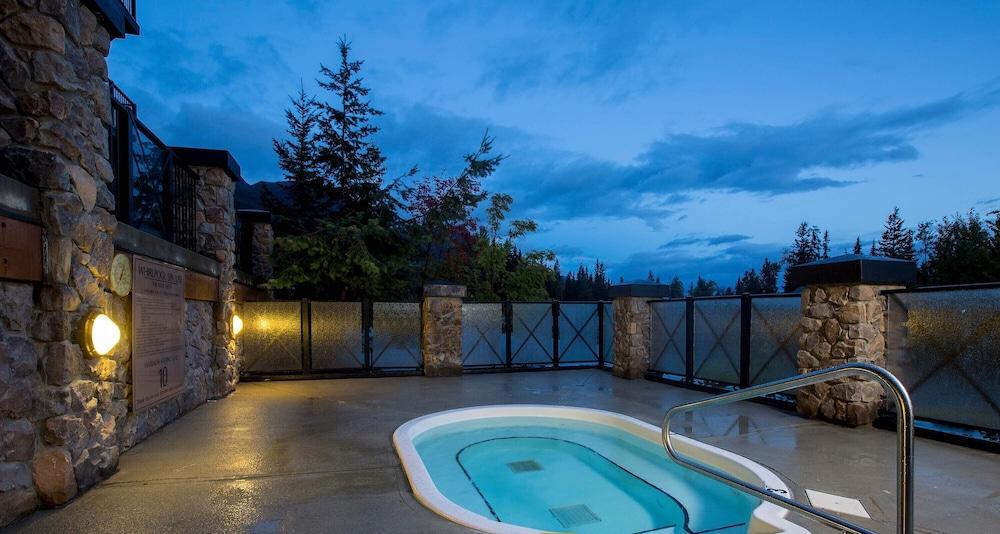 Glacier Mountaineer Lodge Golden Exteriér fotografie