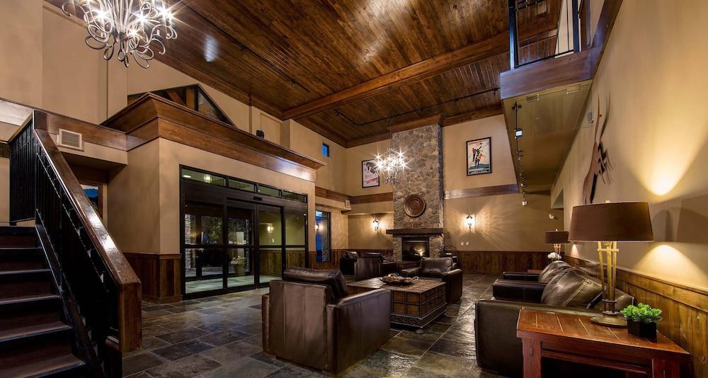 Glacier Mountaineer Lodge Golden Exteriér fotografie